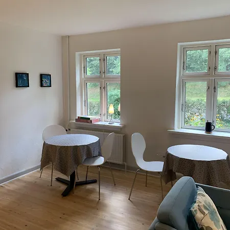 Anne's Bed & Kitchen, Dalgaard 2*